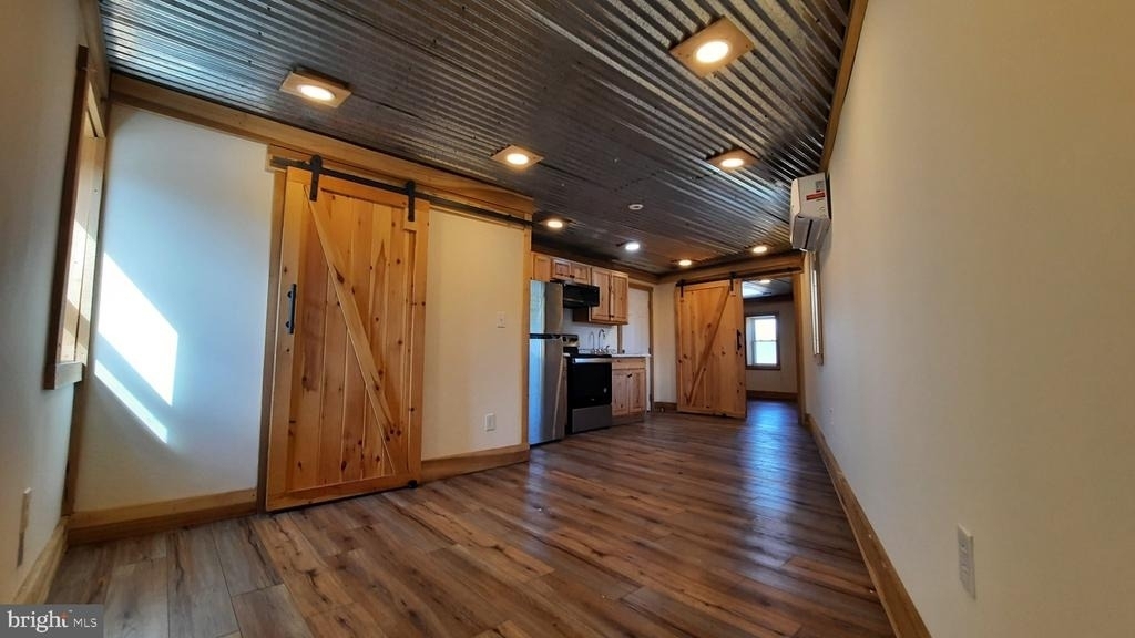 514 E Main Street - Photo 3