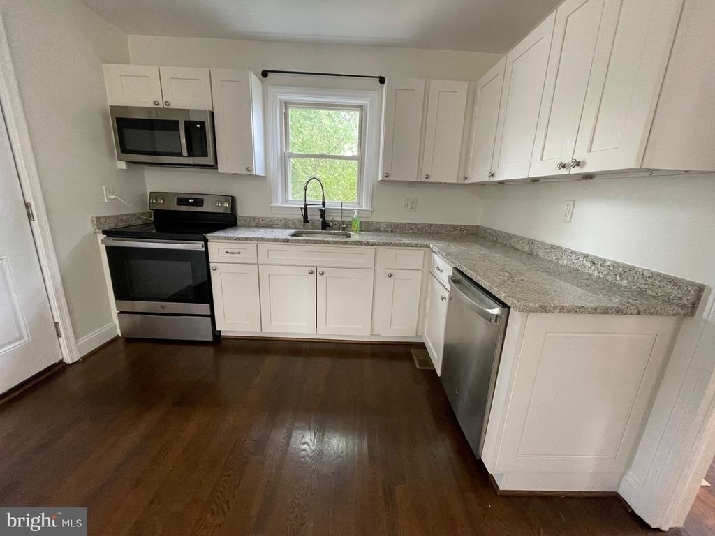 646 Belair Avenue - Photo 9