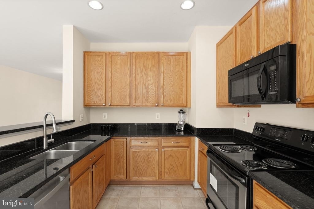 15720 Palermo Terrace - Photo 21