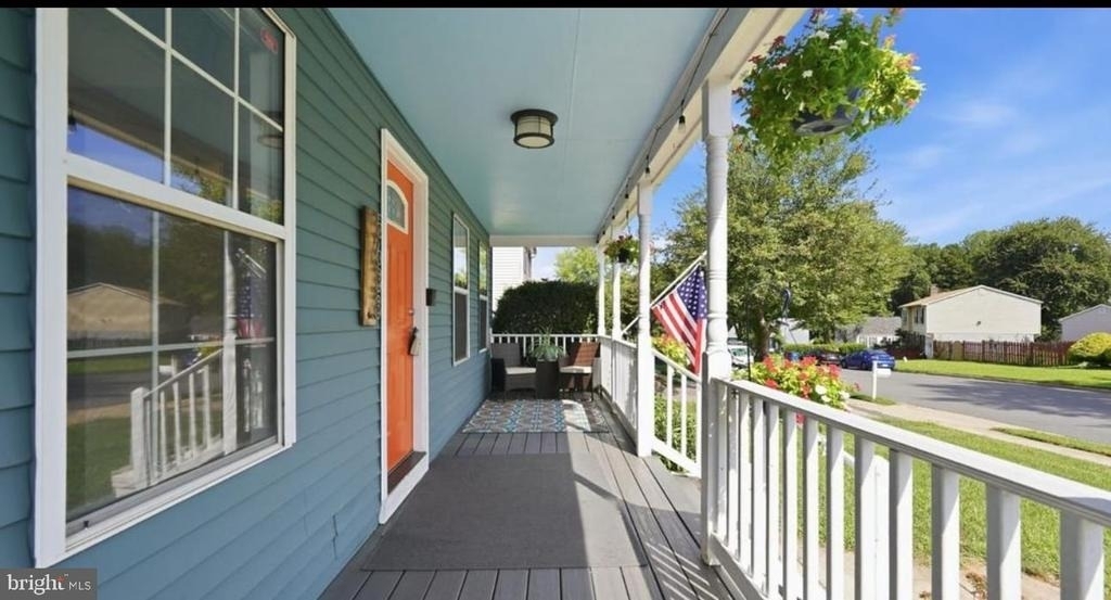 5633 Roundtree Drive - Photo 2