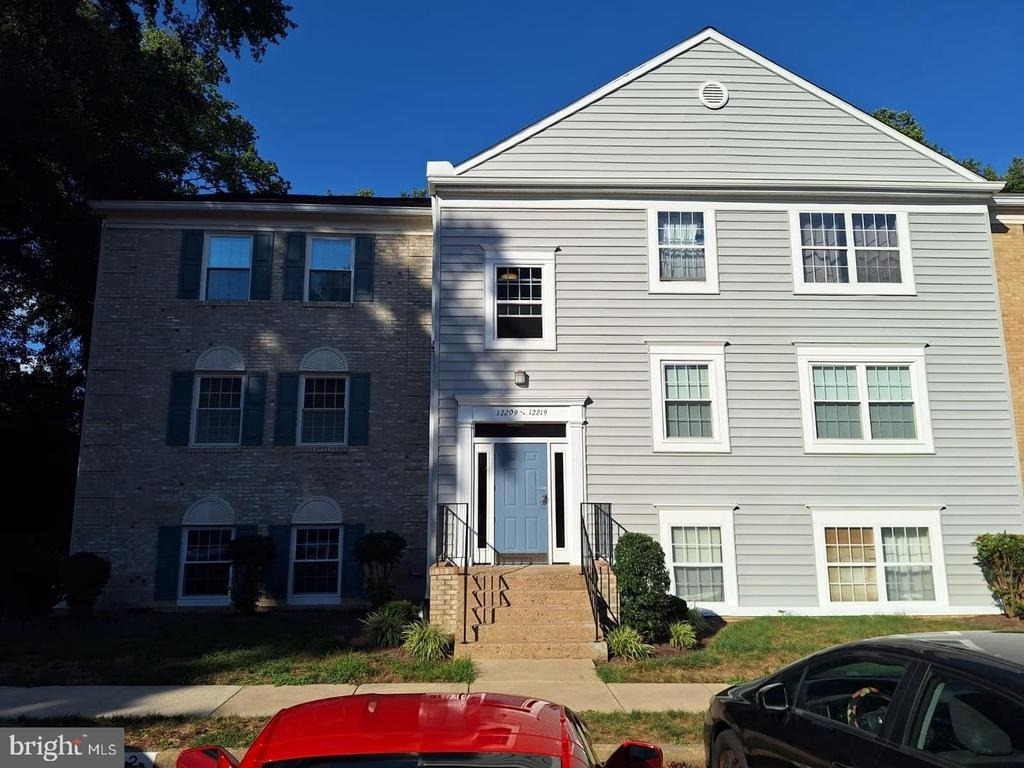 12219 Chaucer Lane - Photo 0