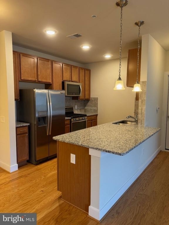 2903 Bleeker Street - Photo 2