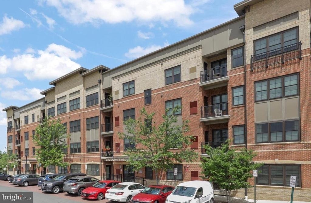 2903 Bleeker Street - Photo 0