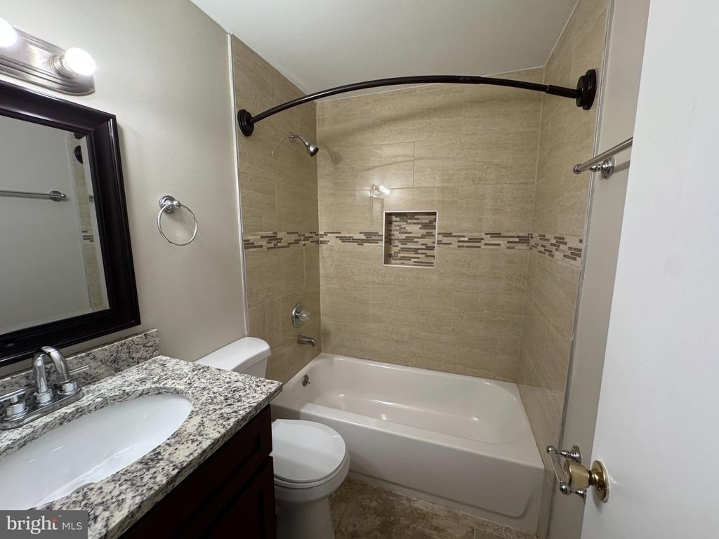 6307 Chimney Wood Court - Photo 20