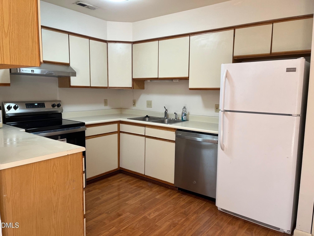 340 Summerwalk Circle - Photo 6