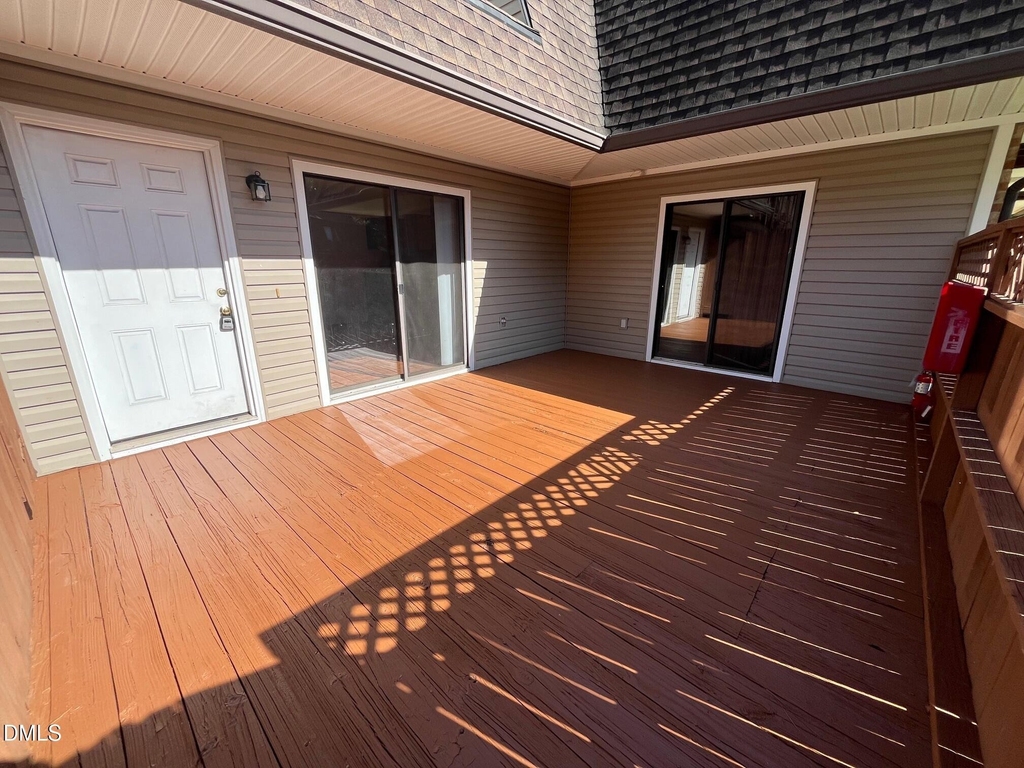 340 Summerwalk Circle - Photo 1