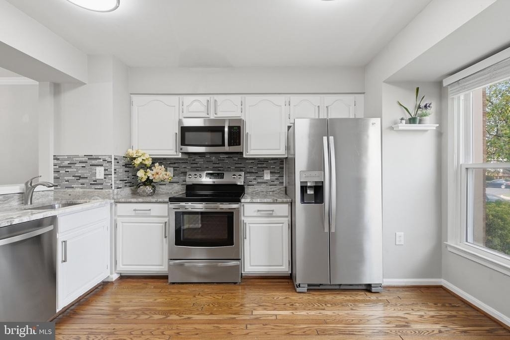 6303 Mary Todd Court - Photo 2