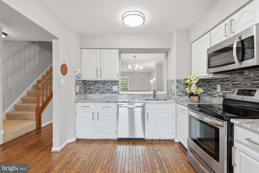 6303 Mary Todd Court - Photo 3