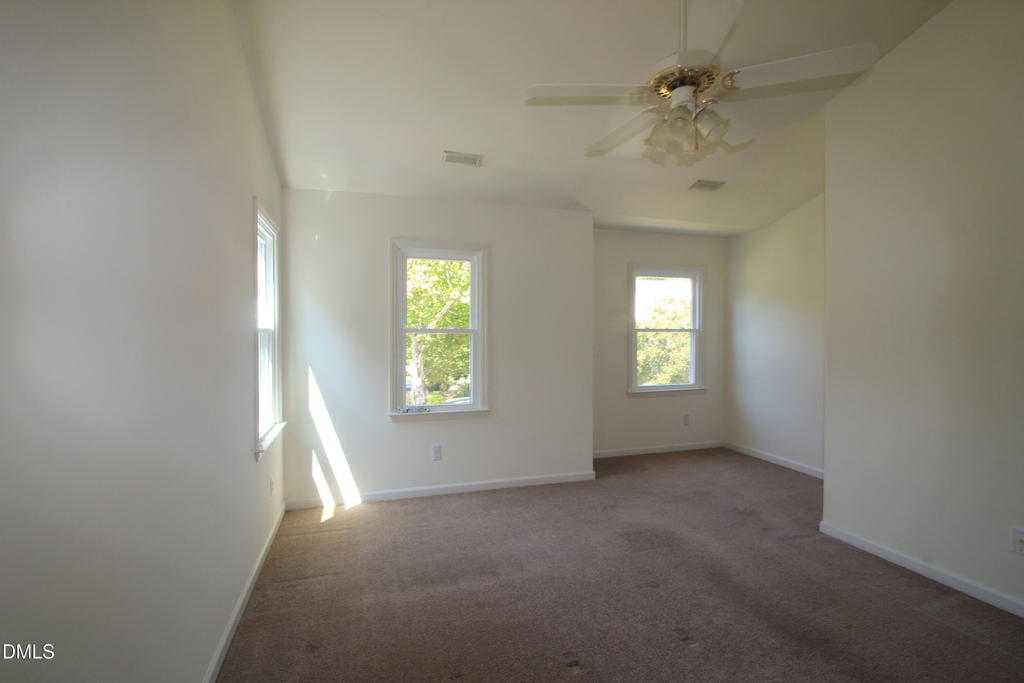 1409 Opal Court - Photo 11