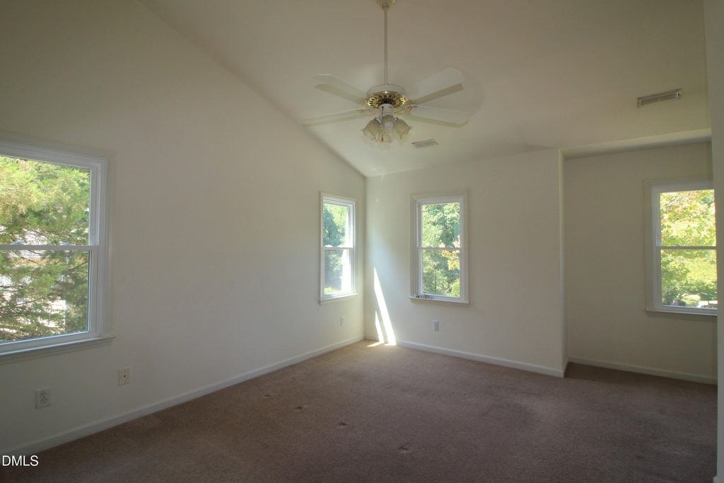 1409 Opal Court - Photo 10