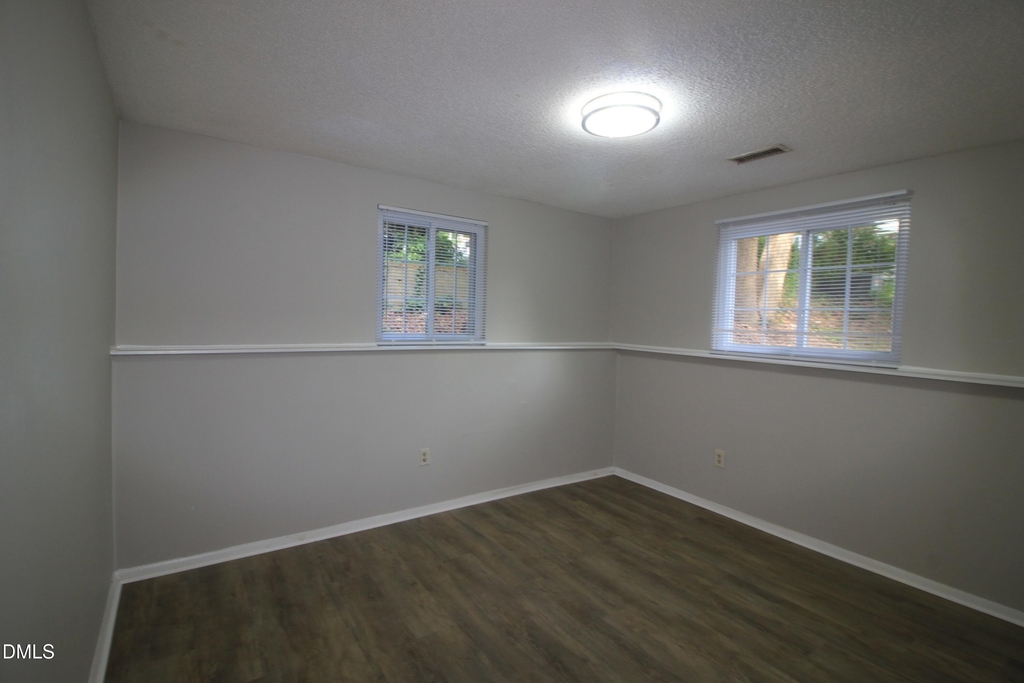408 Drolmond Drive - Photo 2
