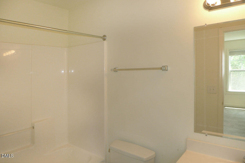 307 W Poplar Avenue - Photo 16