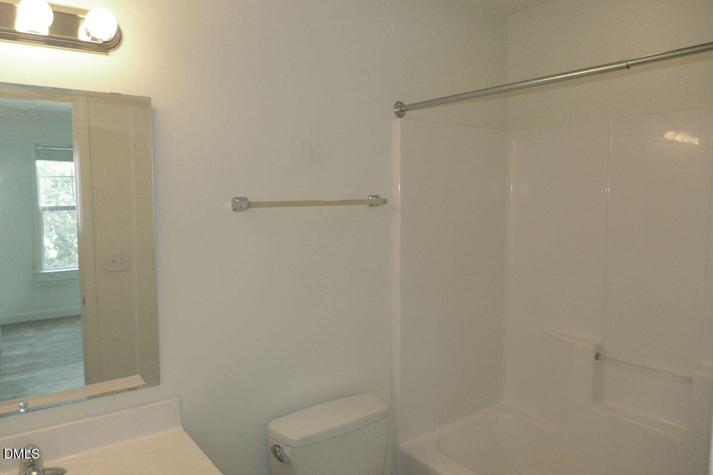 307 W Poplar Avenue - Photo 14