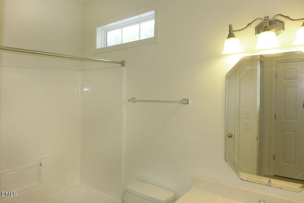 307 W Poplar Avenue - Photo 12