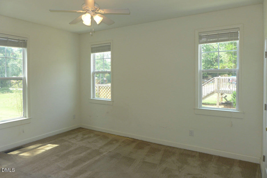 307 W Poplar Avenue - Photo 11