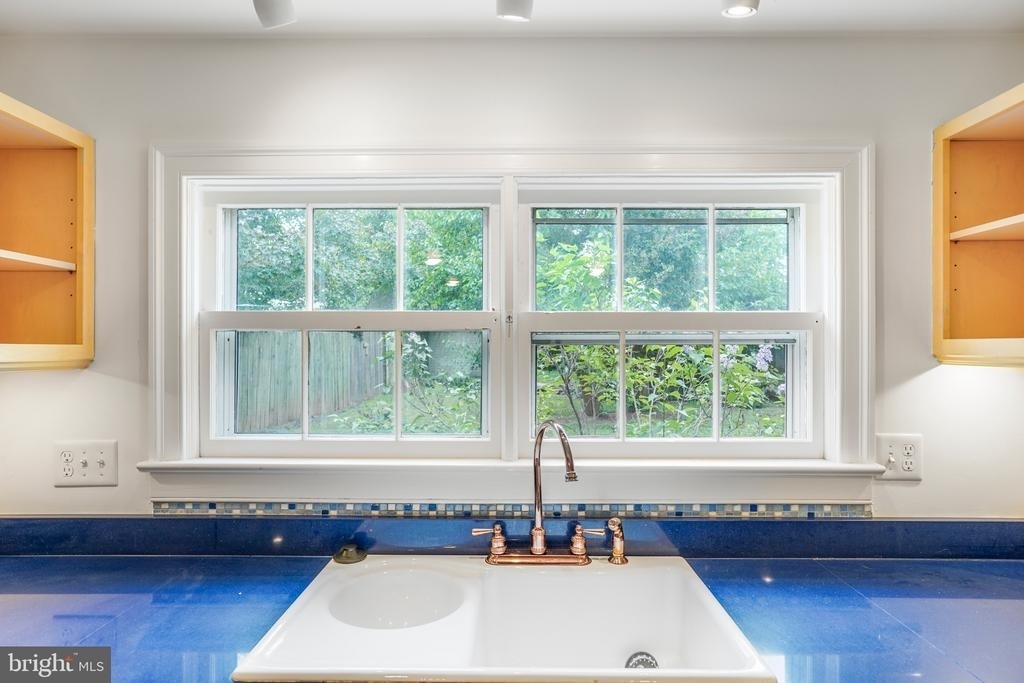 708 Kenmore Avenue - Photo 9