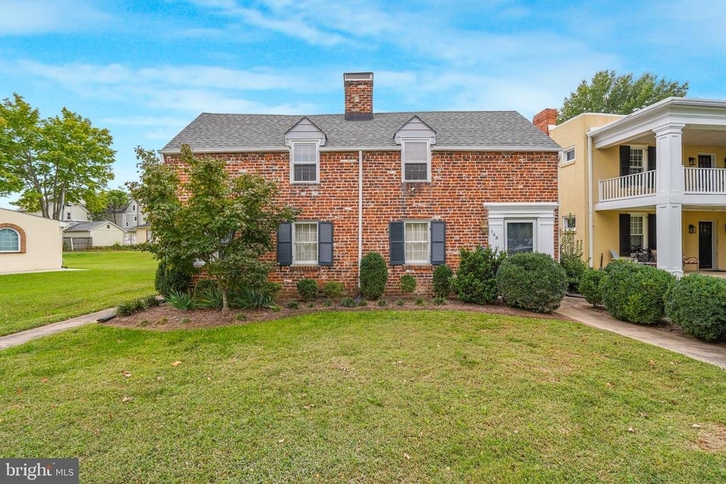708 Kenmore Avenue - Photo 1