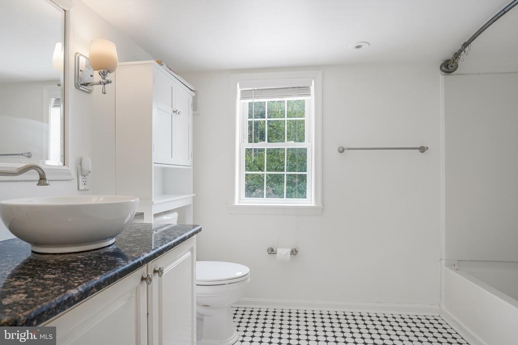 708 Kenmore Avenue - Photo 15