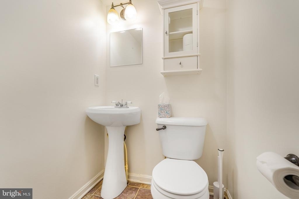 708 Kenmore Avenue - Photo 12