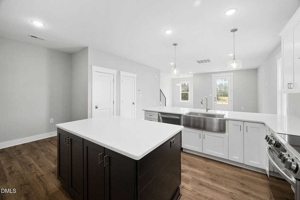 313 E 4th Street - Photo 9