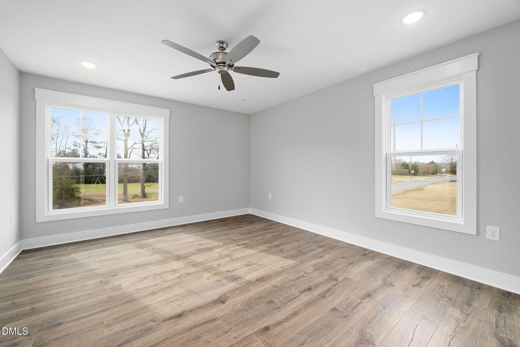 313 E 4th Street - Photo 13