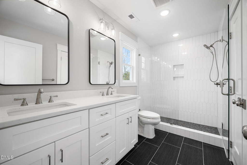 313 E 4th Street - Photo 15