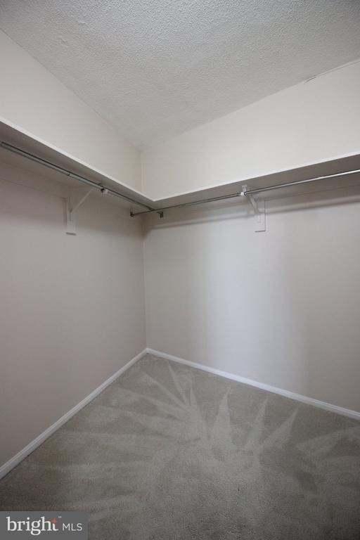 307 Yoakum Parkway - Photo 13