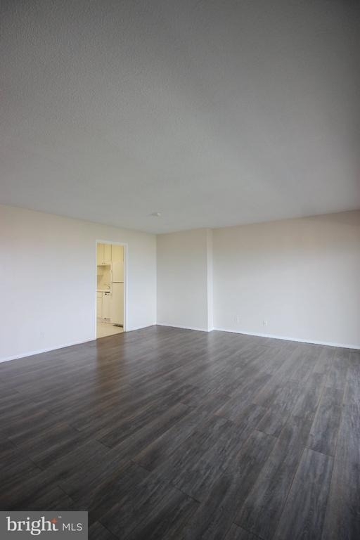 307 Yoakum Parkway - Photo 2