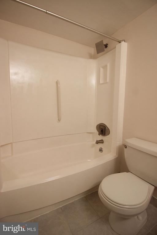 307 Yoakum Parkway - Photo 8