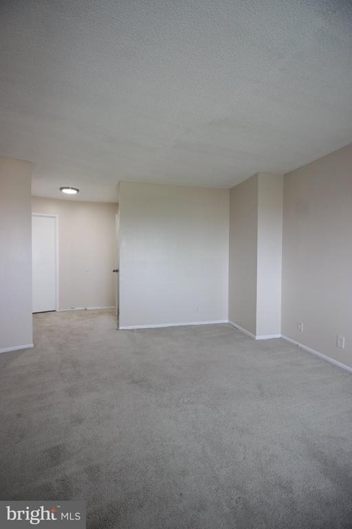 307 Yoakum Parkway - Photo 10