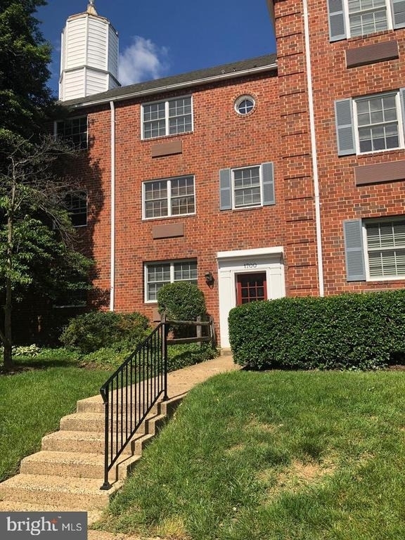 1700 W Abingdon Drive - Photo 2