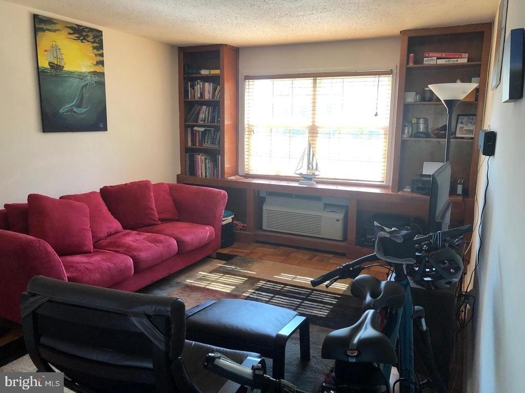 1700 W Abingdon Drive - Photo 3