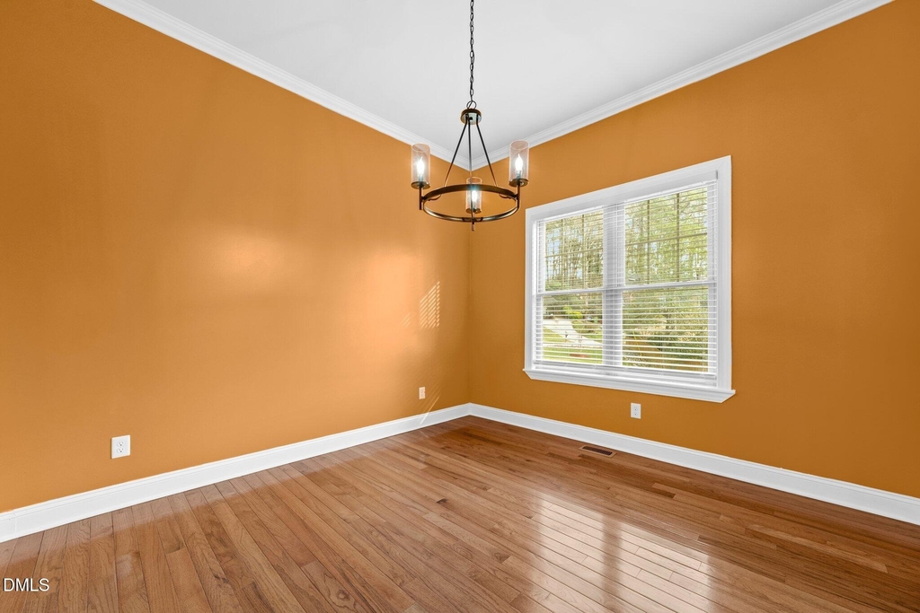 5019 Hollyridge Drive - Photo 8