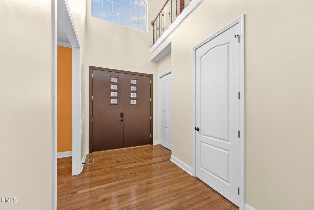 5019 Hollyridge Drive - Photo 6