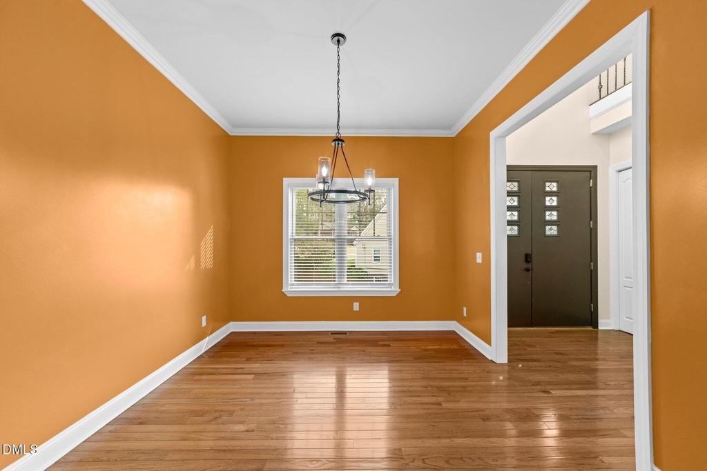 5019 Hollyridge Drive - Photo 7