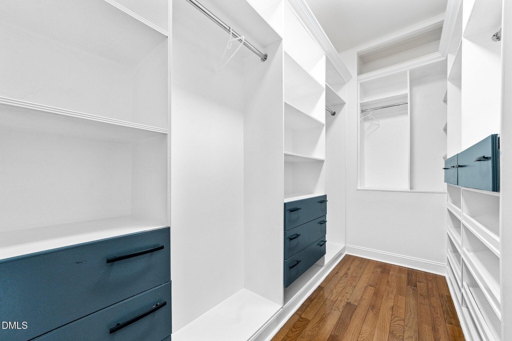 5019 Hollyridge Drive - Photo 15