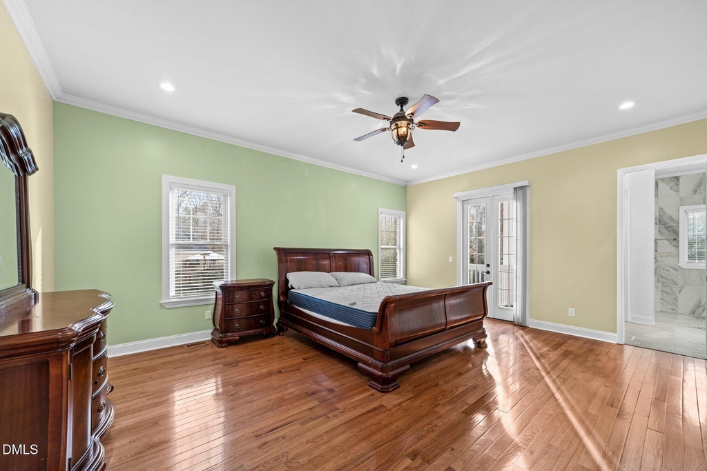 5019 Hollyridge Drive - Photo 14