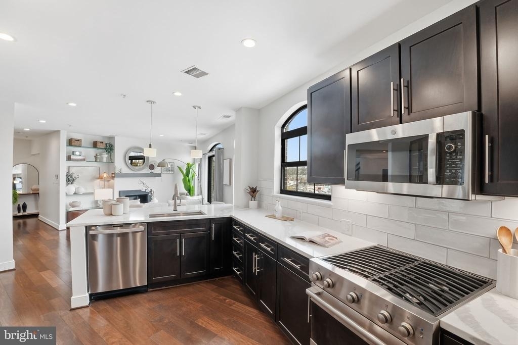 2702 Langston Boulevard - Photo 2