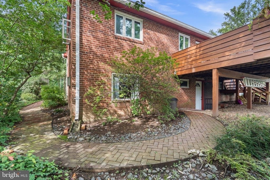 2427 N Sycamore Street - Photo 0