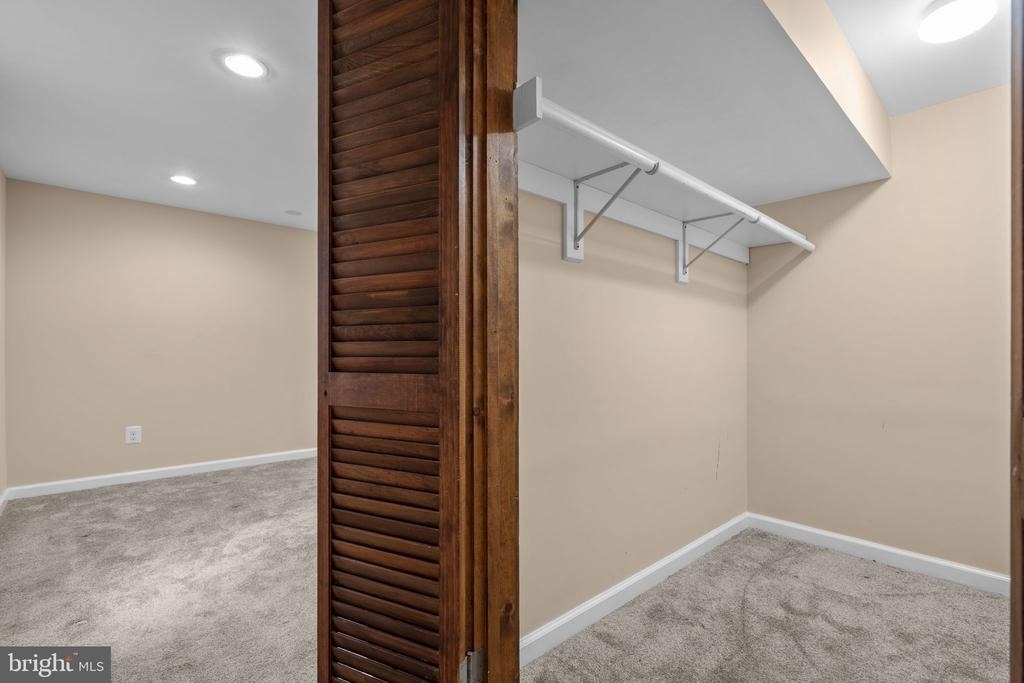 2427 N Sycamore Street - Photo 13