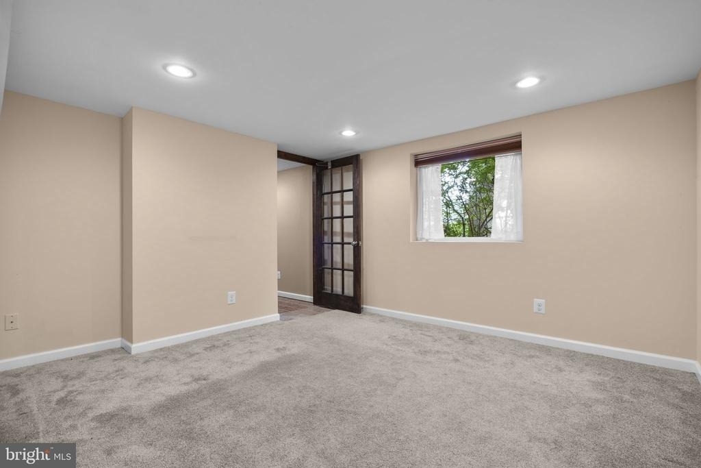 2427 N Sycamore Street - Photo 8