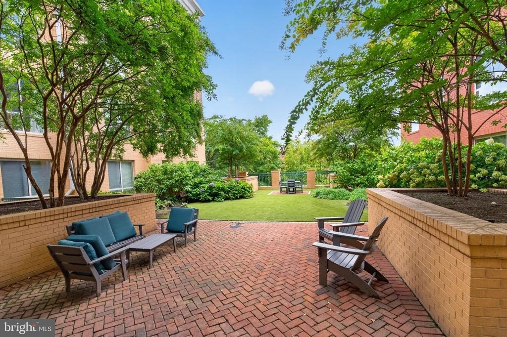 2200 N Westmoreland Street - Photo 19