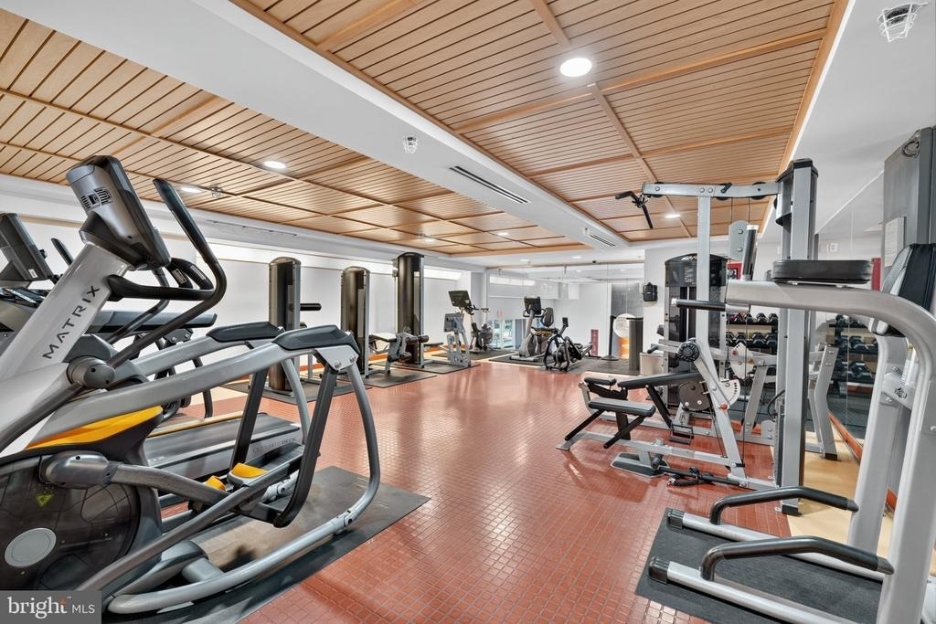 2200 N Westmoreland Street - Photo 16