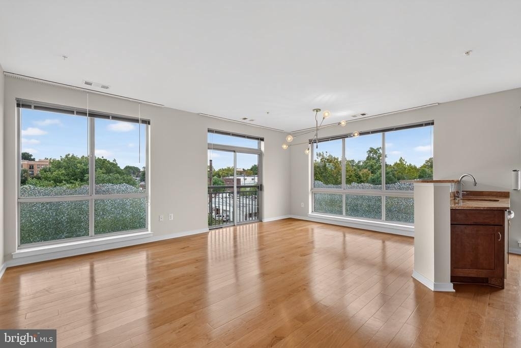 2200 N Westmoreland Street - Photo 1