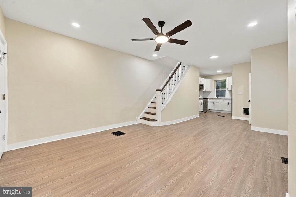 542 E Herman Street - Photo 1