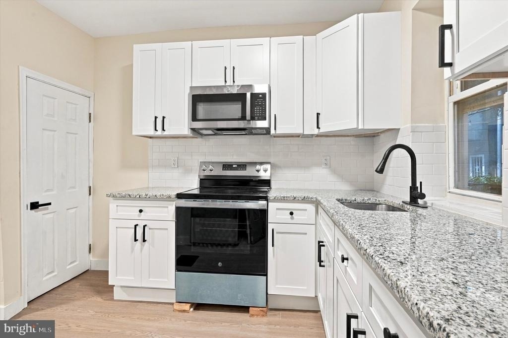 542 E Herman Street - Photo 5
