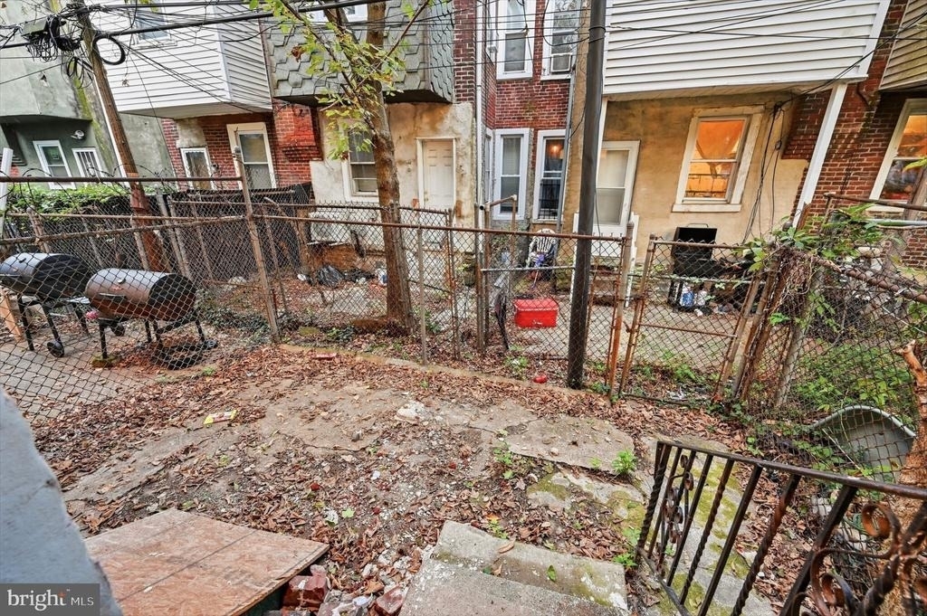 542 E Herman Street - Photo 17