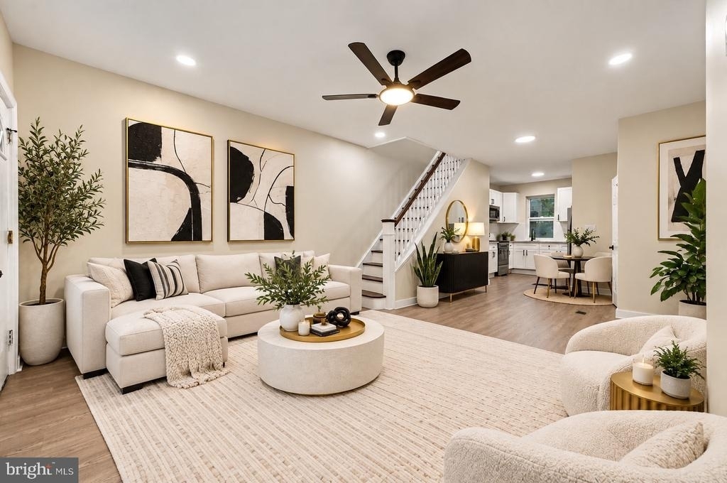 542 E Herman Street - Photo 0