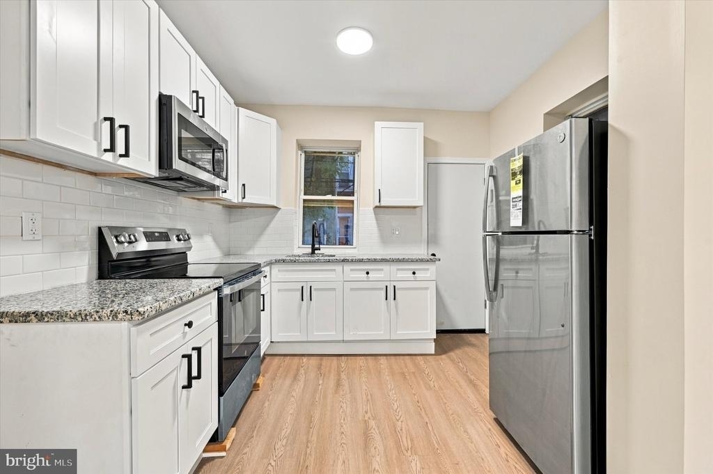 542 E Herman Street - Photo 3