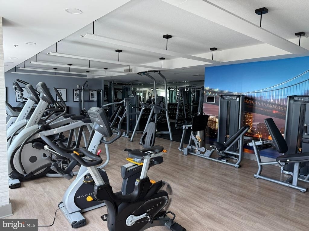 717 S Columbus Boulevard - Photo 14